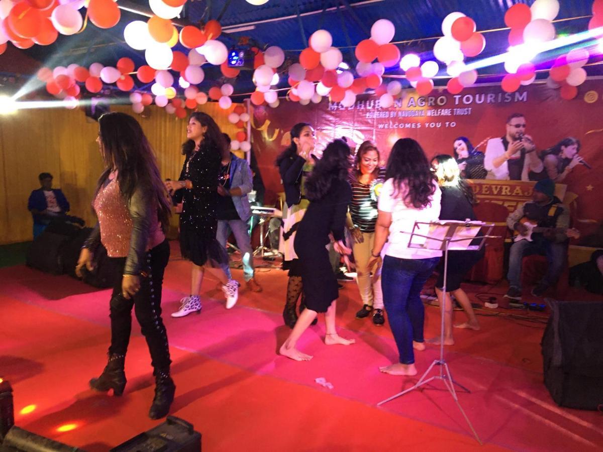 Modhubon Agro Tourism Hotell Bolpur Eksteriør bilde