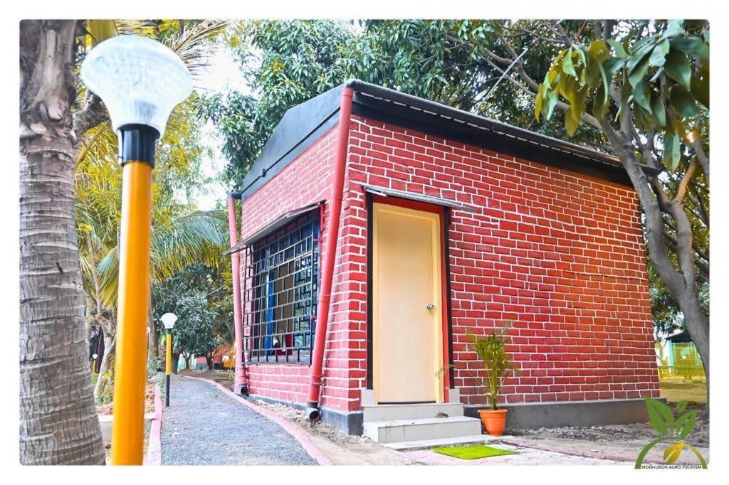 Modhubon Agro Tourism Hotell Bolpur Eksteriør bilde