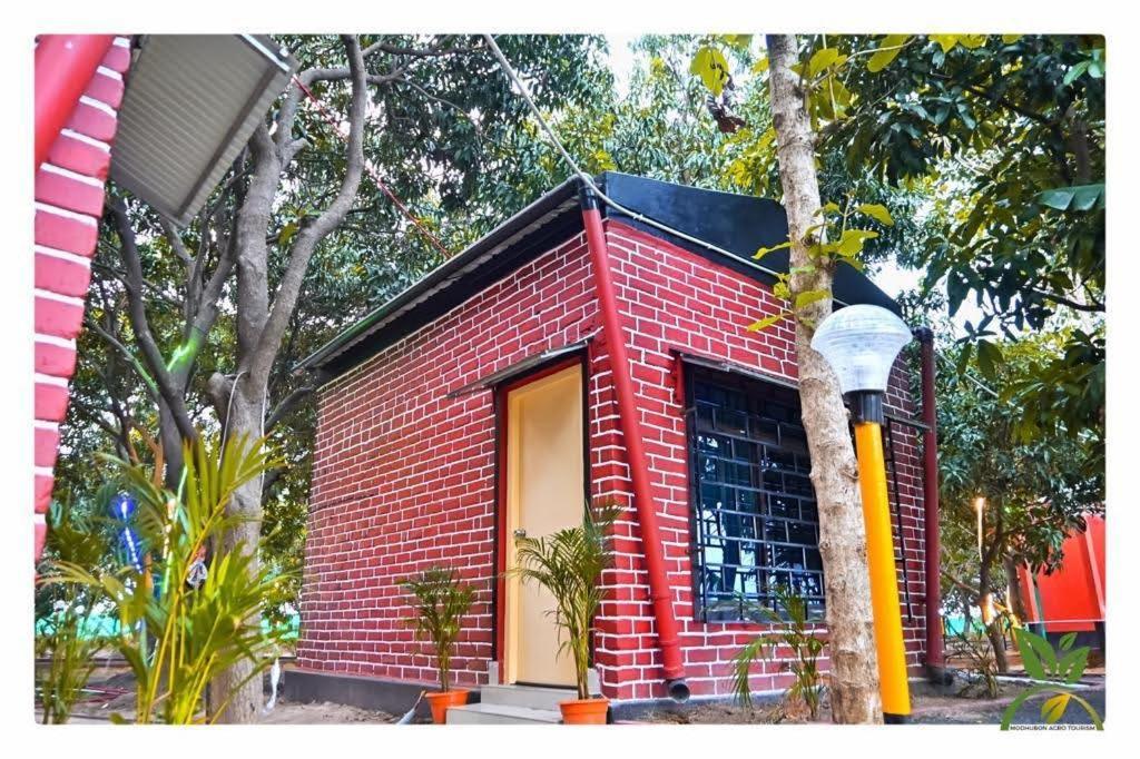 Modhubon Agro Tourism Hotell Bolpur Eksteriør bilde